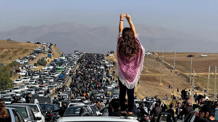 Thousands of people are heading to the Aichi Cemetery in Saqez, Mahsa Amini’s hometown in Kurdistan Province in western Iran, to mark the 40th day since her death.
